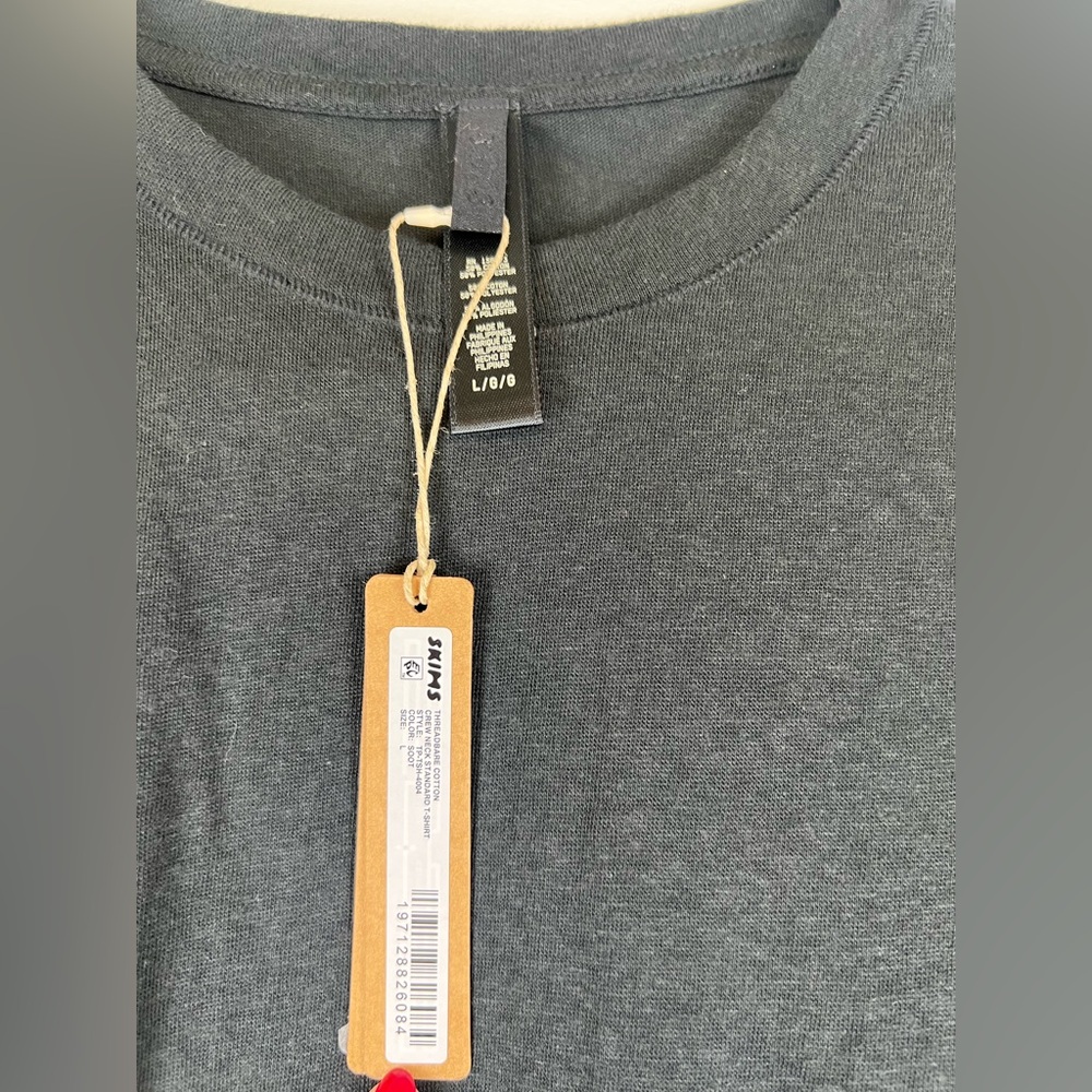 NWT SKIMS THREADBARE COTTON
CREW NECK STANDARD T-SHIRT - Picture 5 of 7